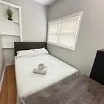 Homestay Wonderful Close To Downtown - Free Parking *