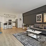 1Br Spacious & Trendy Apt In Chicago - Chestnut 15B