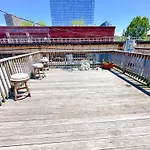 Mccormick Place 420 Friendly Gem On State Street With Optional Parking For 6 People