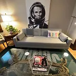 2Br 1Ba Irving Park Updated Vintage Top Unit 2-Flat