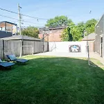 Roscoe Village Apartment Chicago