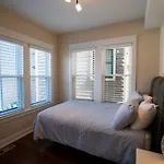Roscoe Village