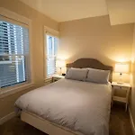 Apartment Roscoe Village Chicago