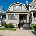 Roscoe Village Guesthouse