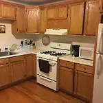 Hollywood Llc Homestay