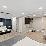 New 2br W 3 Beds And Highspeed Internet *