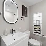 New 2br W 3 Beds And Highspeed Internet Chicago