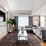 New 2br W 3 Beds And Highspeed Internet Chicago