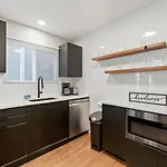 New 2br W 3 Beds And Highspeed Internet Holiday home