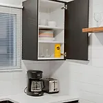 New 2br W 3 Beds And Highspeed Internet Holiday home *