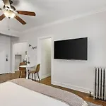 Comfortable Minimalist Studio Apt - Dorchester 203