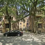 City Charm 1-Bedroom Oasis - Woodlawn 1E
