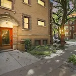 City Charm 1-Bedroom Oasis - Woodlawn 1E