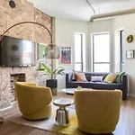 Apartment Beautifully Remodeled Third Floor Flat In River North - 3n *