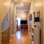 Spacious Row Home Next Transit Near Downtown W Parking