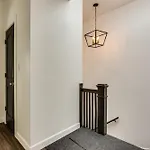 Apartment Pet Friendly And For 7! Large Common Areas To Converse And Connect Apts *