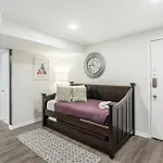 Adults Only - Walk To The United Center! Modern Touches Surround You - Check Out The Open Staircase! Apts