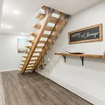 Adults Only - Walk To The United Center! Modern Touches Surround You - Check Out The Open Staircase! Apts