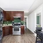Tropical Chicago - 3 Bedrooms