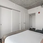 Fulbrix Bright Designer With West Loop Views Apartment