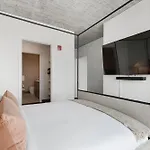 Fulbrix Bright Designer With West Loop Views Apartment Chicago