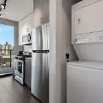 Fulbrix Bright Designer With West Loop Views Apartment