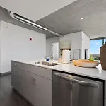 Fulbrix Bright Designer With West Loop Views Apartment Chicago