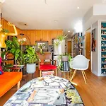 Trendy Room At Ukrainian Village