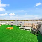 4-bedroom Luxury With Rooftop & Skyline Views Chicago