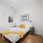 Apartment 4-bedroom Luxury With Rooftop & Skyline Views