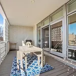 Apartment 4-bedroom Luxury With Rooftop & Skyline Views *