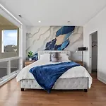 4-bedroom Luxury With Rooftop & Skyline Views * Chicago