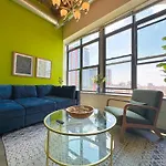 Convenient Cozy 2Br Loft With Optional Parking For 8 Guests Near Mccormick Place, Soldier Field And Lakefront Trail