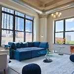 Mccormick Place Luxurious And Spacious 3Br In Downtown Chicago With Optional Parking Sleeps 10 Guests