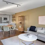 Edgewater 2Br W Wd Nr Dining Shops Chi-926