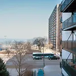 Edgewater 2Br W Wd Nr Dining Shops Chi-926