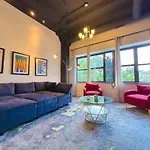 Chic Spacious 3Br South Loop Apartment Near Mccormick Place, Roosevelt Cta & Shopping Area In Chicago