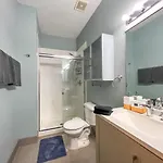 Pool Table, Pingpong, Arcade, 2-car Parking, 3 Floors! Apartment Chicago