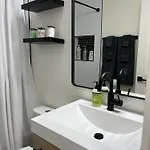 Chic Euro Getaway- Close To Downtown * Chicago