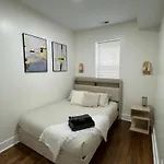 Chic Euro Getaway- Close To Downtown *