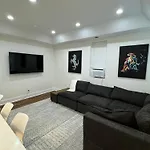 Chic Euro Getaway- Close To Downtown