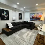 Apartment Chic Euro Getaway- Close To Downtown *