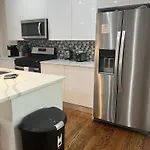 Chic Euro Getaway- Close To Downtown * Chicago