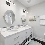 2 Bed & 3 Bath Apartment *