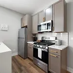 Apartment 2 Bed & 3 Bath *