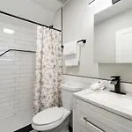 Apartment 2 Bed & 3 Bath Chicago