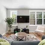 2 Bed & 3 Bath Chicago