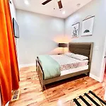 Lux Apt In Bronzeville, Min From Downtown-Rsv Now!