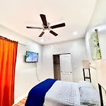 Lux Apt In Bronzeville, Min From Downtown-Rsv Now!