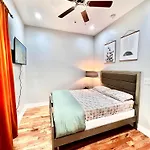 Lux Apt In Bronzeville, Min From Downtown-Rsv Now!
